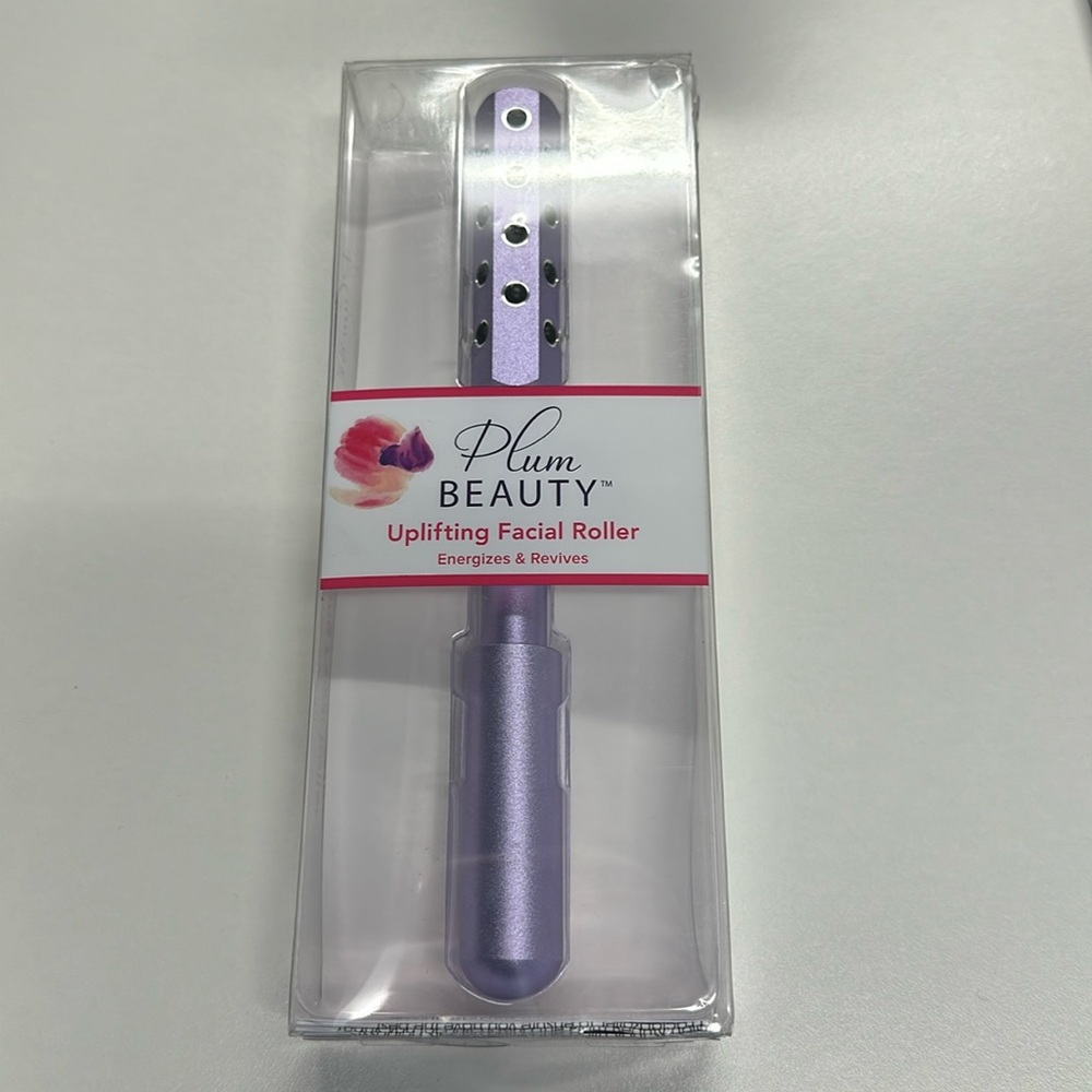 Plum beauty uplifting facial roller